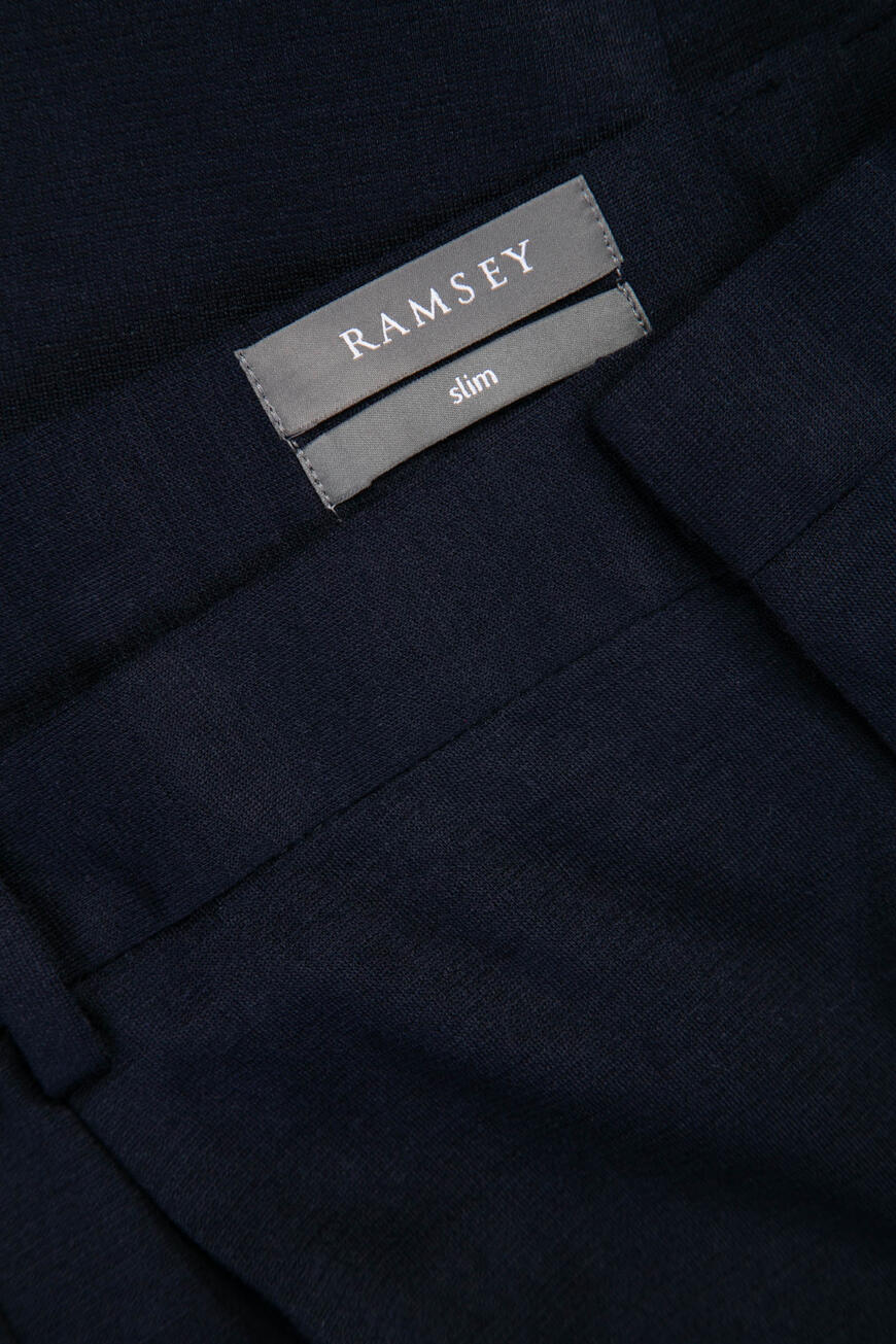 костюм  TKM-568 CRZ70001-ORM-GP19 200 на официальном сайте