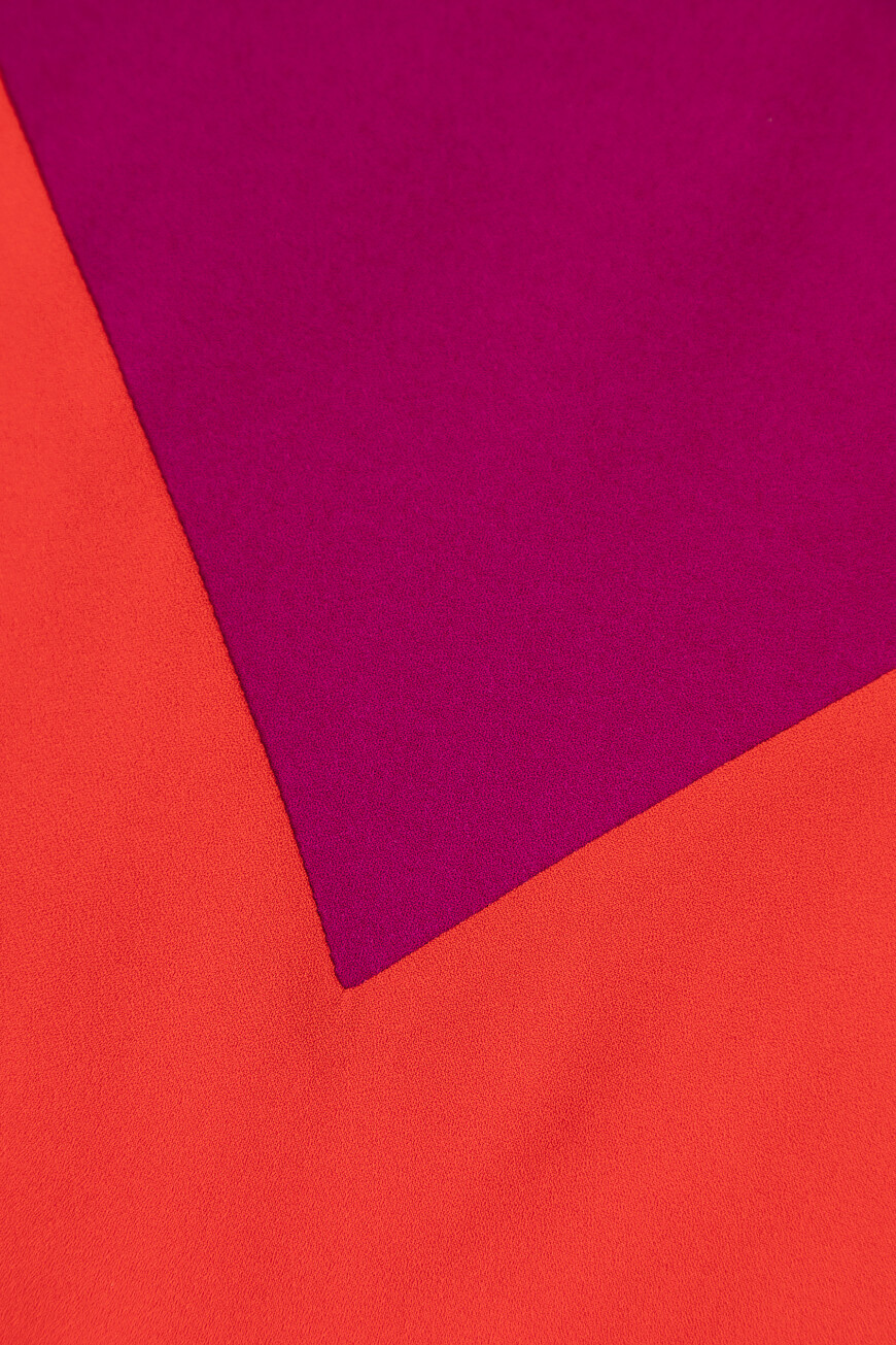 платье  с велюровой вставкой BW20FS10F4 620 на официальном сайте