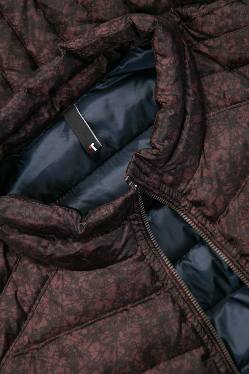 куртка  бордовый из полиэстера спереди