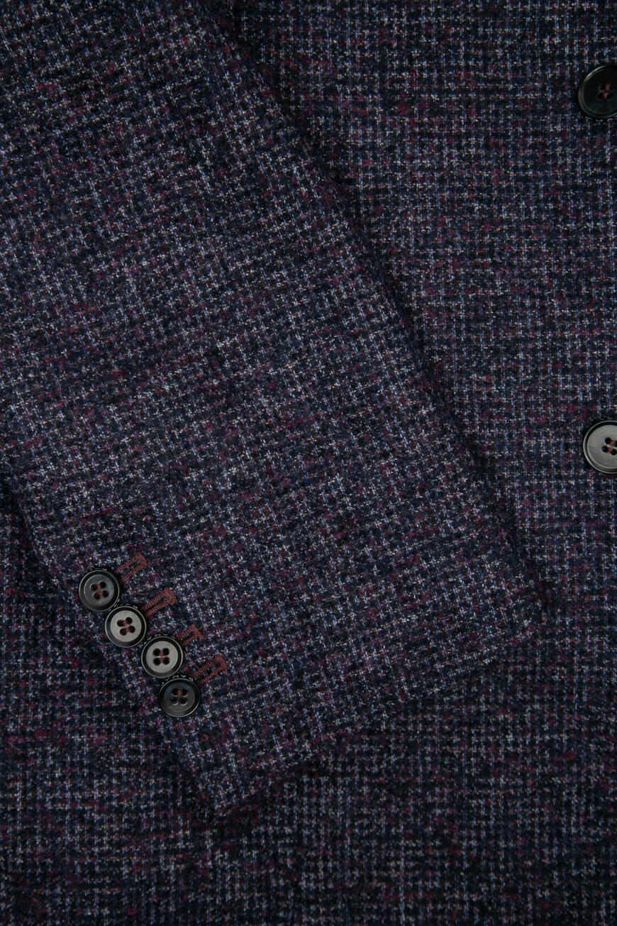 Товар синего цвета с внутренней стороны