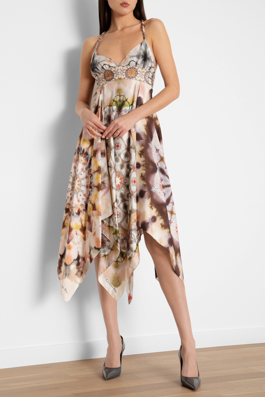 платье  из шелка с принтом 921R45A6812 9823 со скидкой