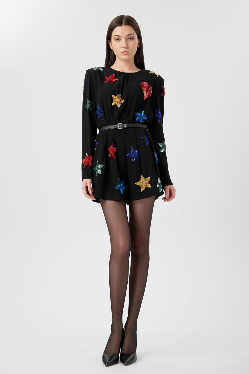 комбинезон  с вышивкой пайетками 553960 Y012W 1000 по акции