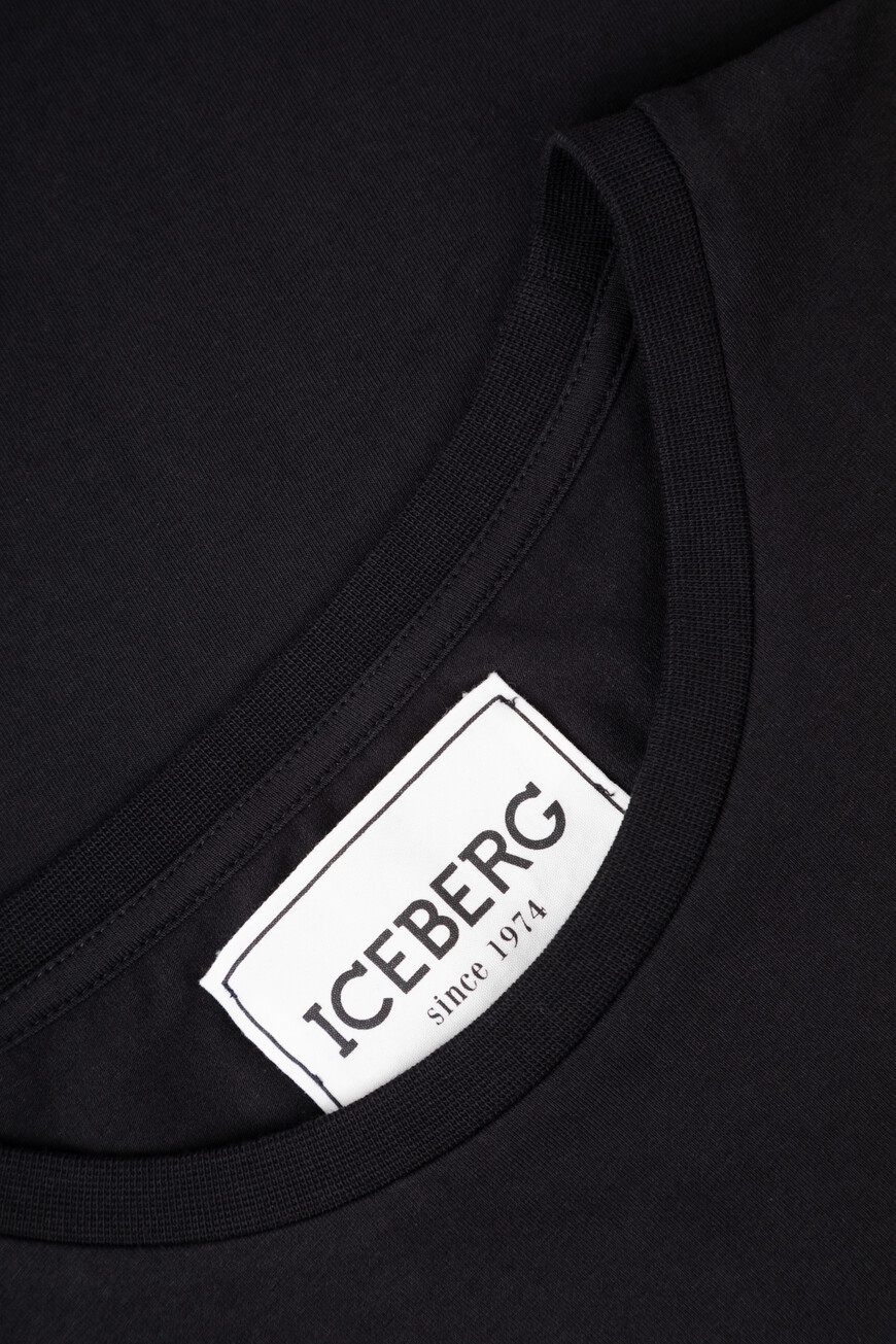 футболка  с декором пайетками P19 I2PF072 6309 9000 на официальном сайте