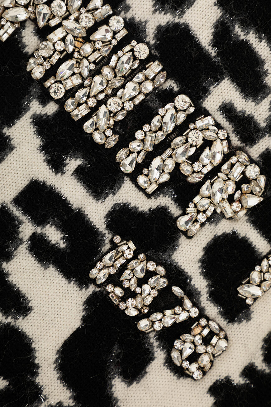 джемпер  с лого из кристаллов A19C WKO0289 PTE003N 21 по низкой цене