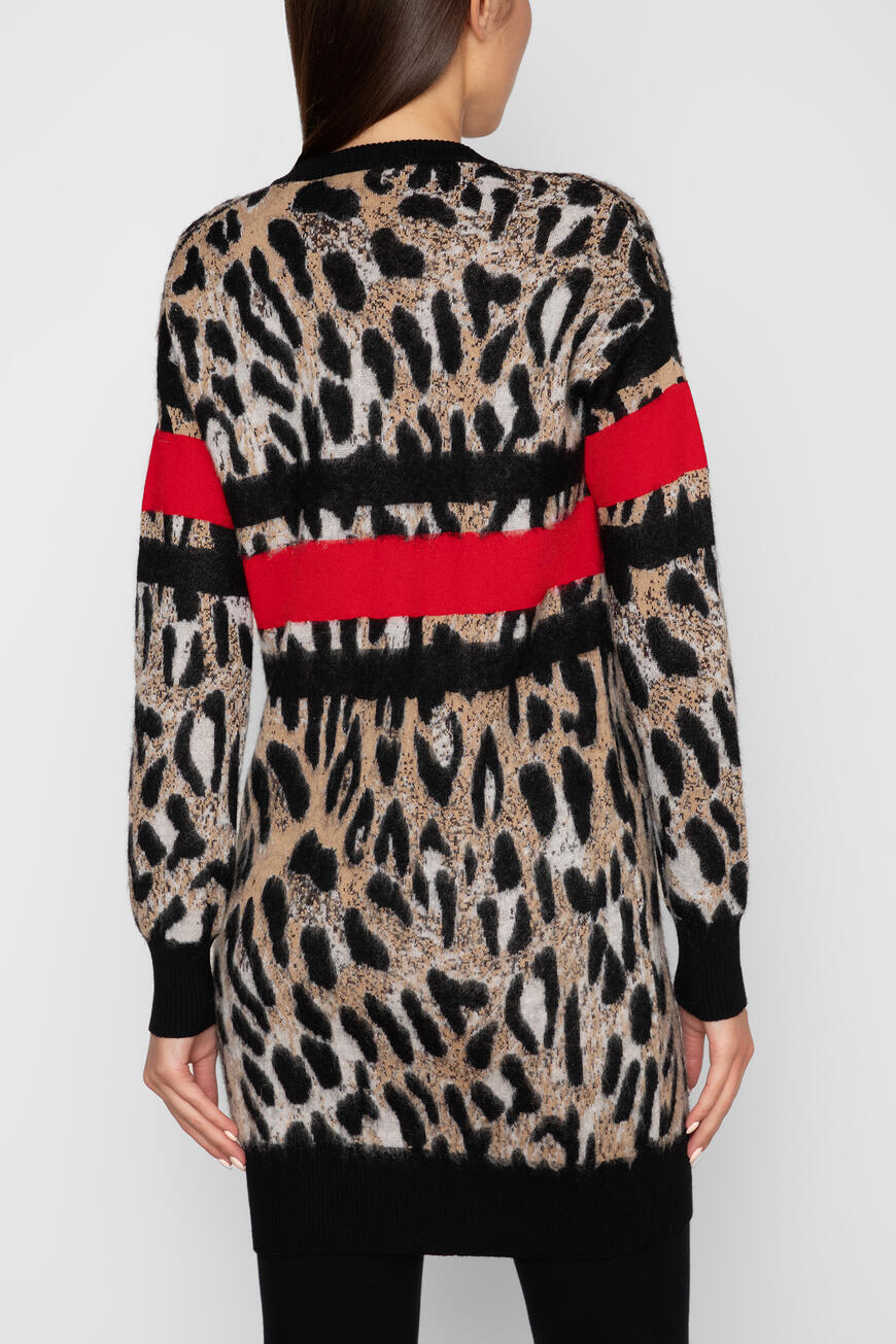 пуловер  с лого из кристаллов A19C WKO0301 PTE003N 17 по акции