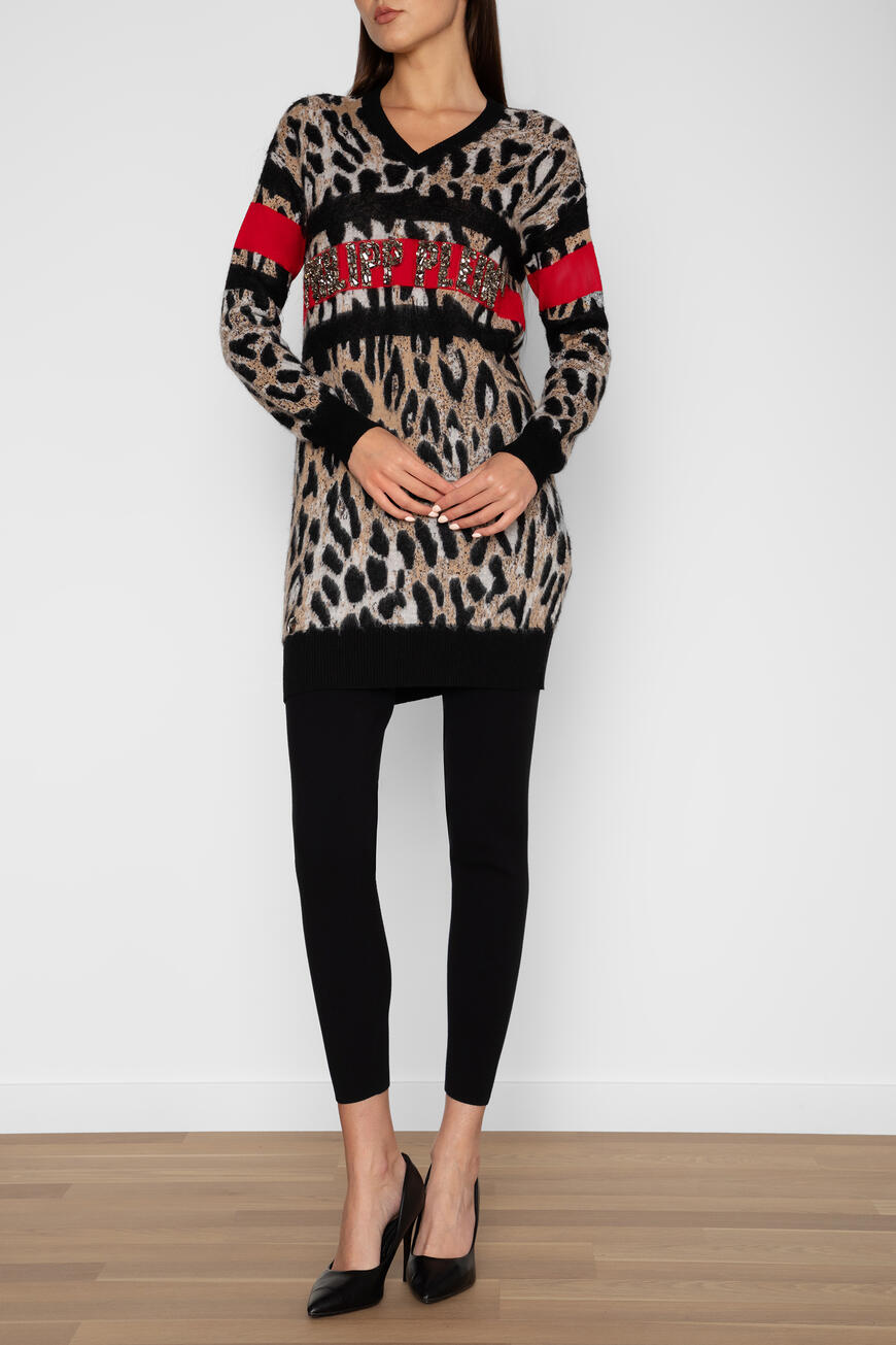 пуловер  с лого из кристаллов A19C WKO0301 PTE003N 17 купить с доставкой