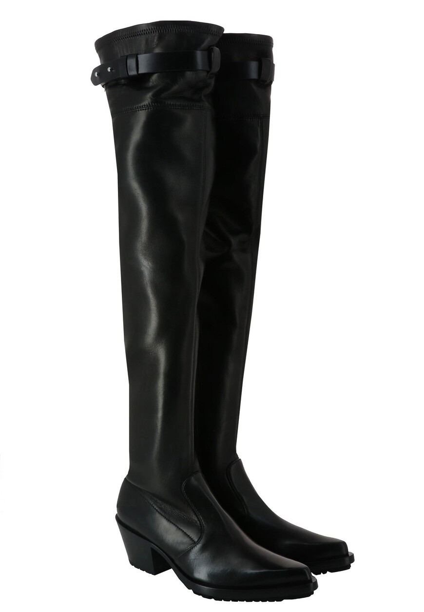 

Ботфорты, Черный