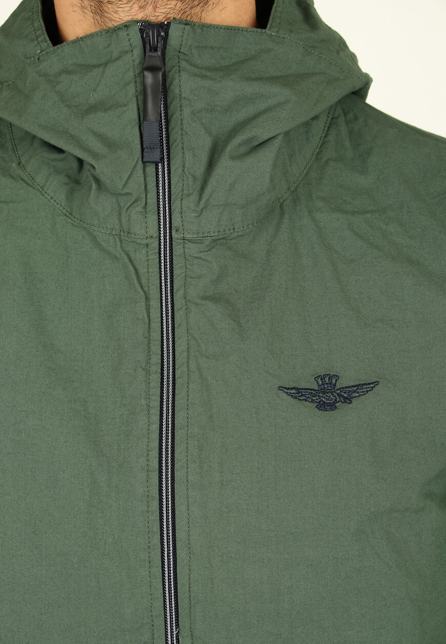 Товар зеленого цвета с внутренней стороны