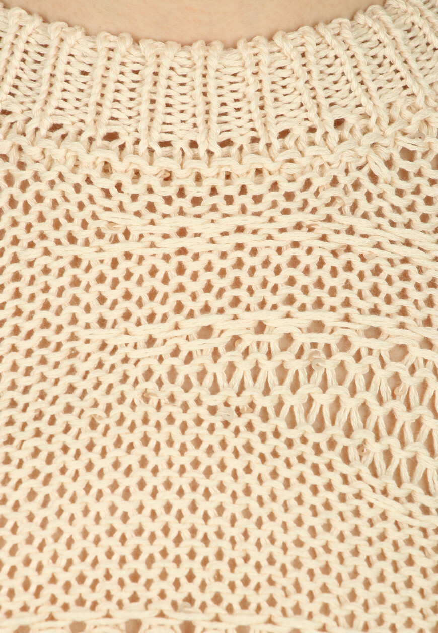 Товар бежевого цвета с внутренней стороны