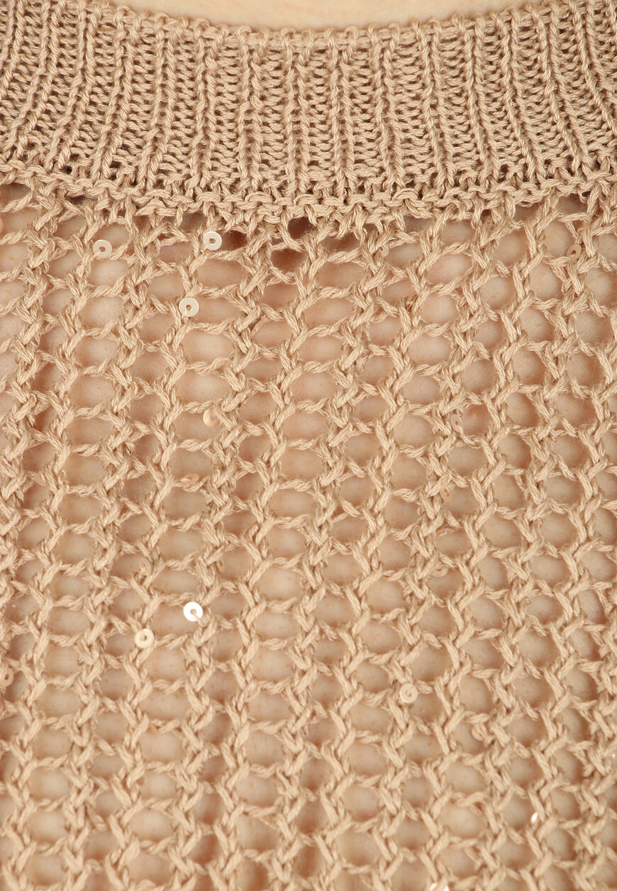 Товар коричневого цвета с внутренней стороны