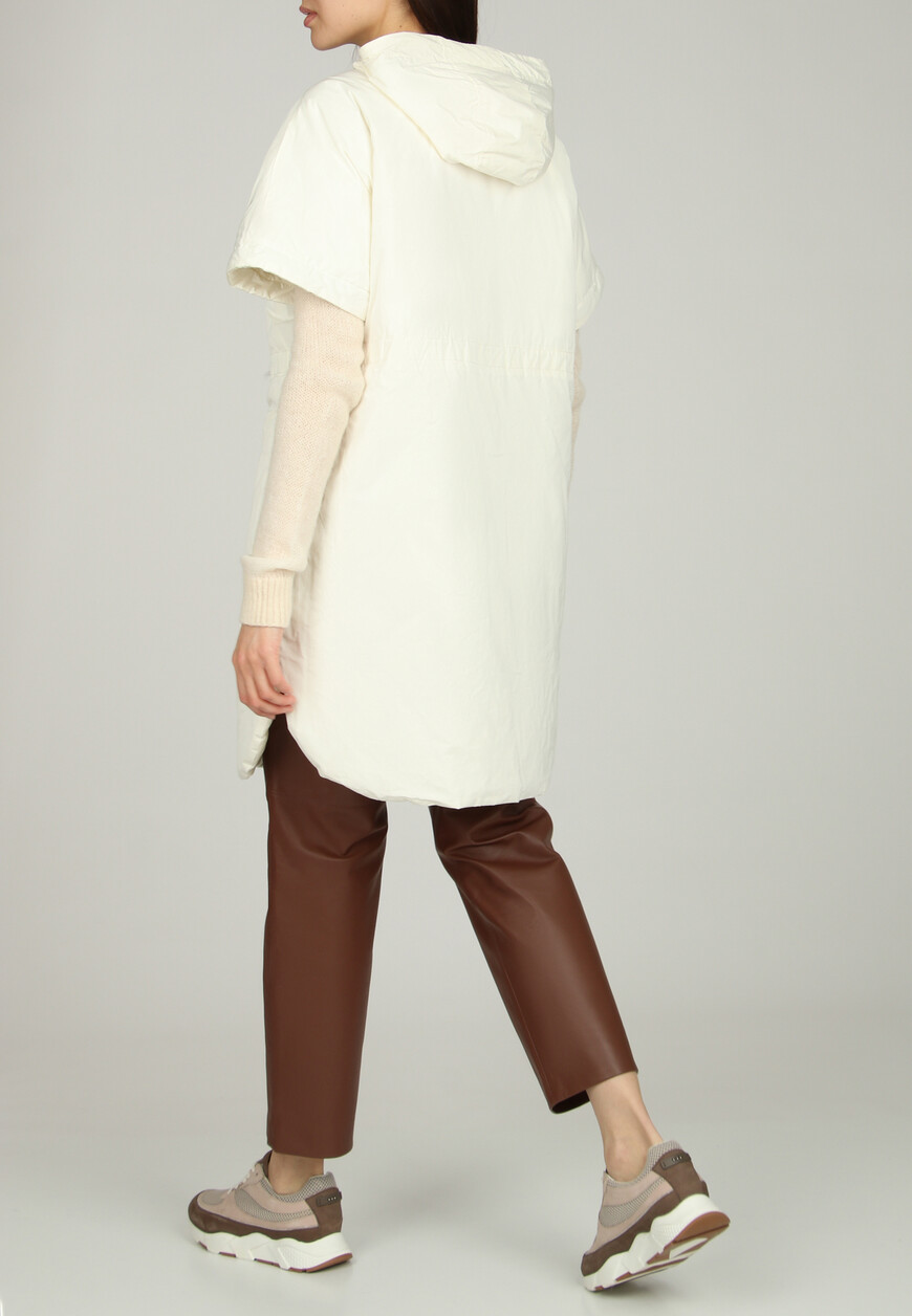 Товар белого цвета с внутренней стороны