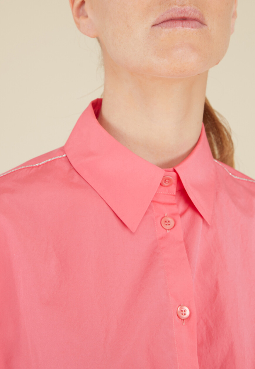 Товар розового цвета с внутренней стороны