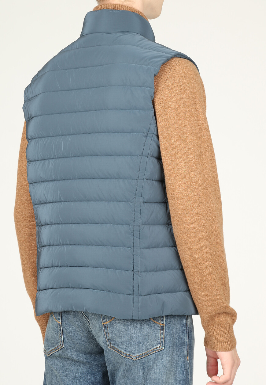 жилет  из канады вид сбоку