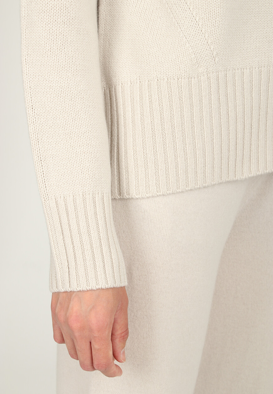 свитер  235/17641 со скидкой