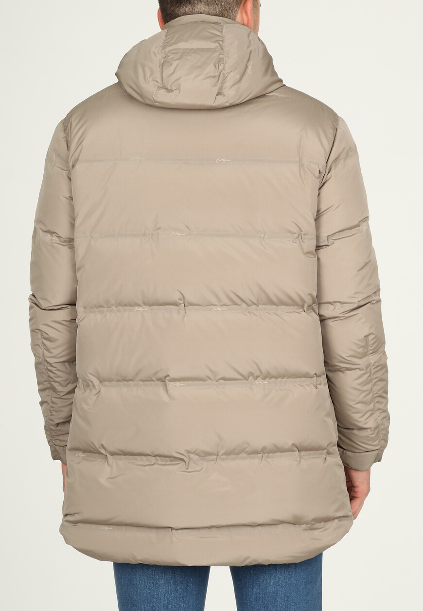 Товар бежевого цвета по низкой цене