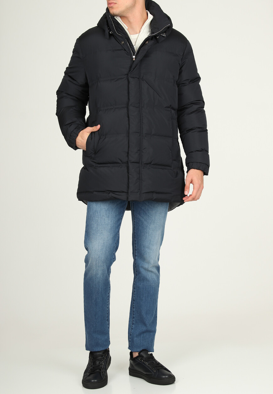 пуховик  от бренда cortigiani вид слева