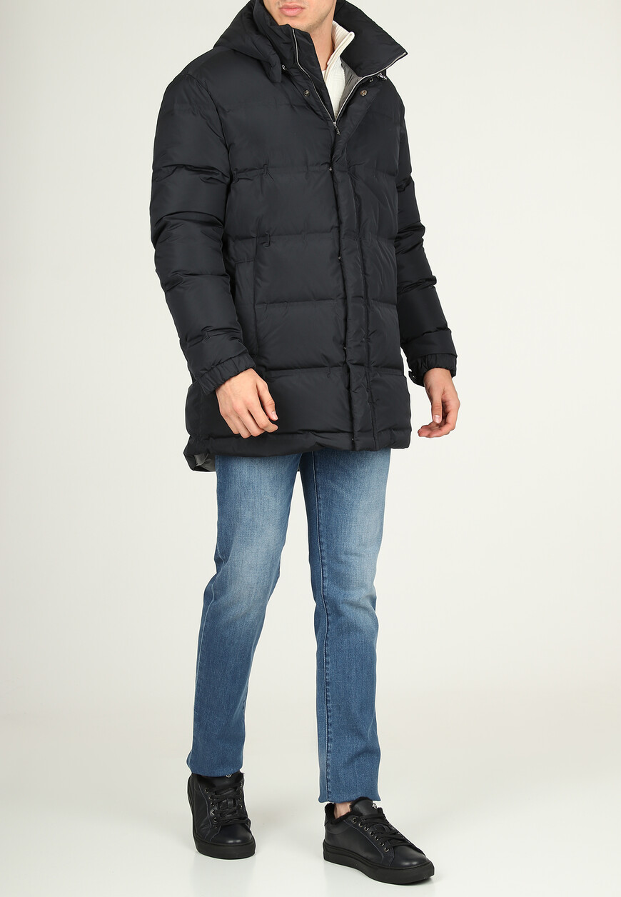 пуховик  из италии вид сбоку