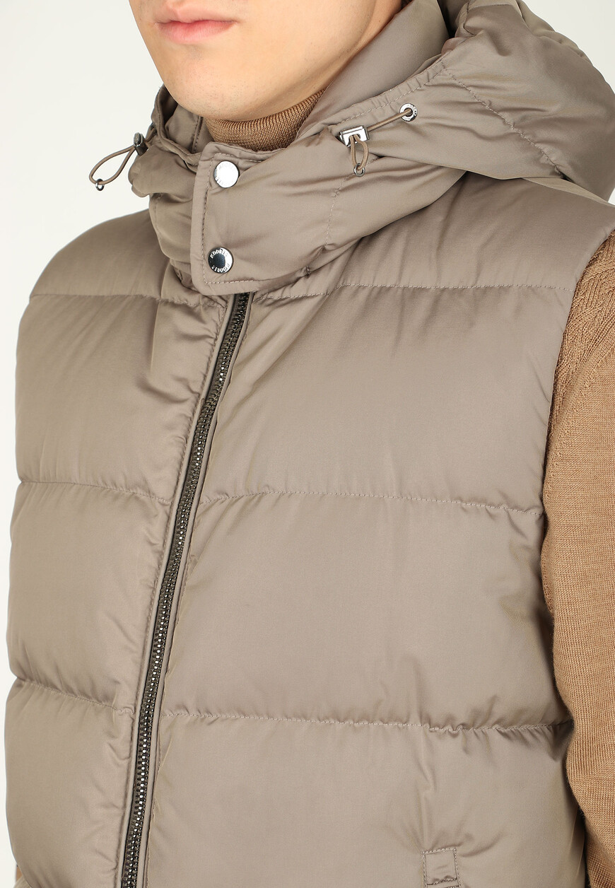 жилет  из проверенных материалов спереди