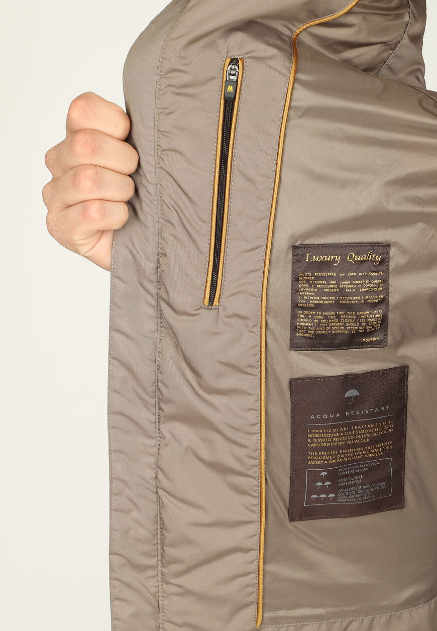 жилет  универсального стиля с лицевой стороны