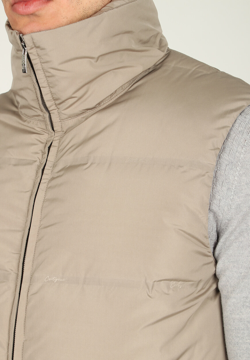 жилет  из проверенных материалов спереди