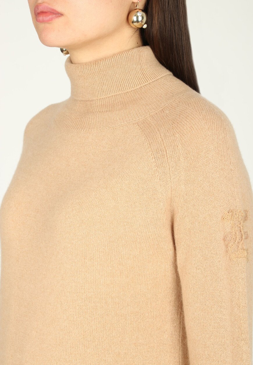 свитер  D435M307PYU со скидкой