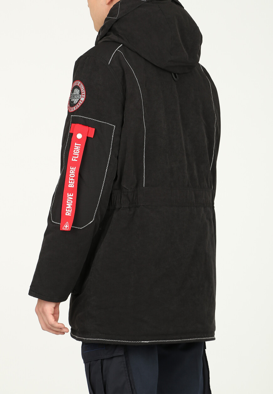 Товар черного цвета с внутренней стороны