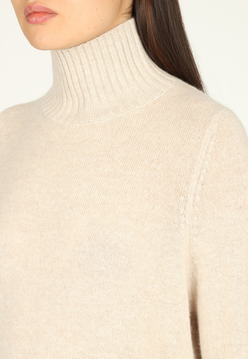 свитер  235/11175 со скидкой