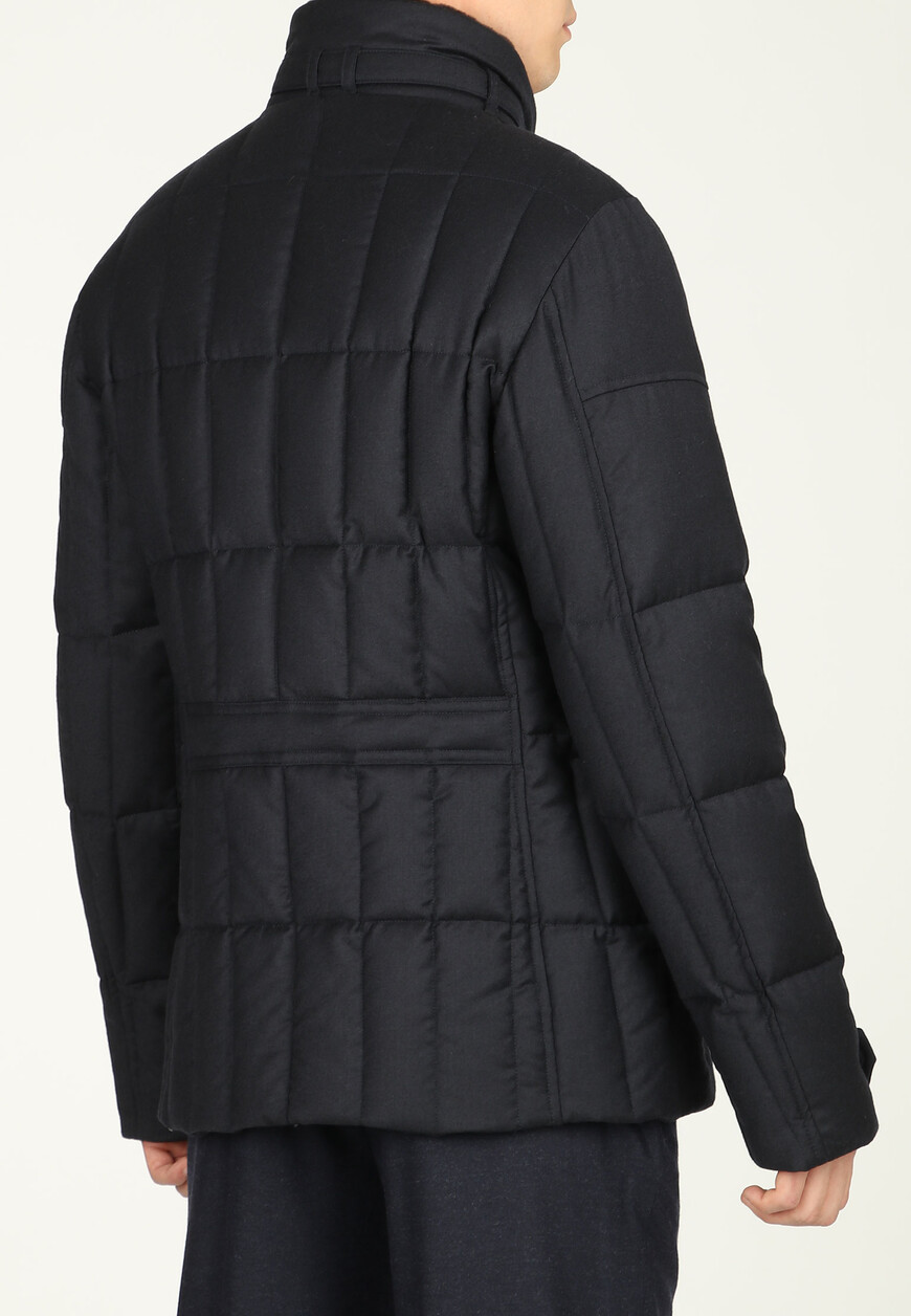 пуховик  из канады вид сбоку