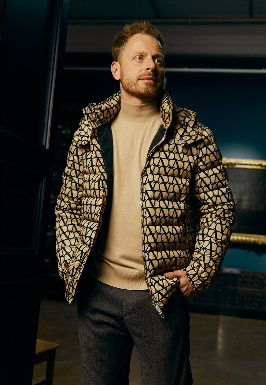 пуховик  из италии вид сбоку