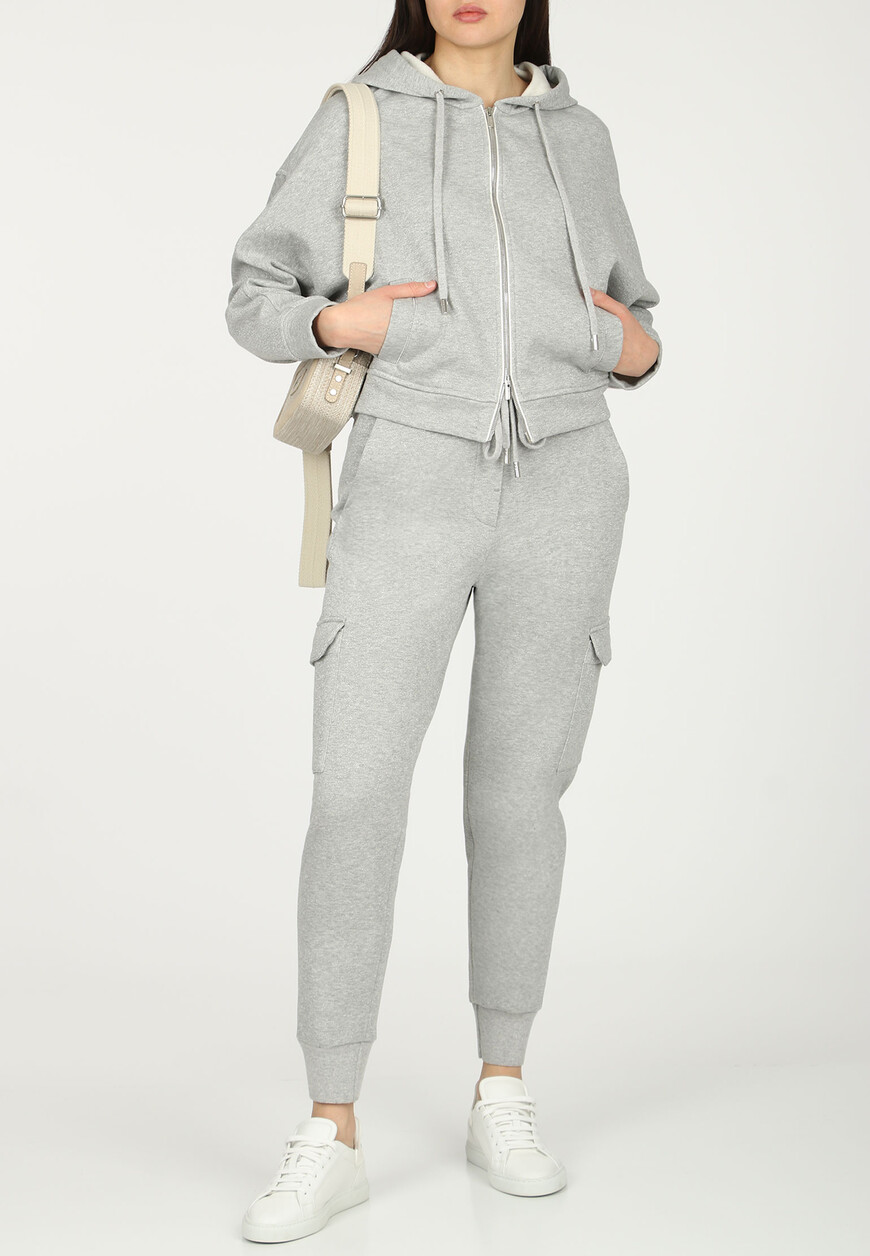 Товар серого цвета с внутренней стороны