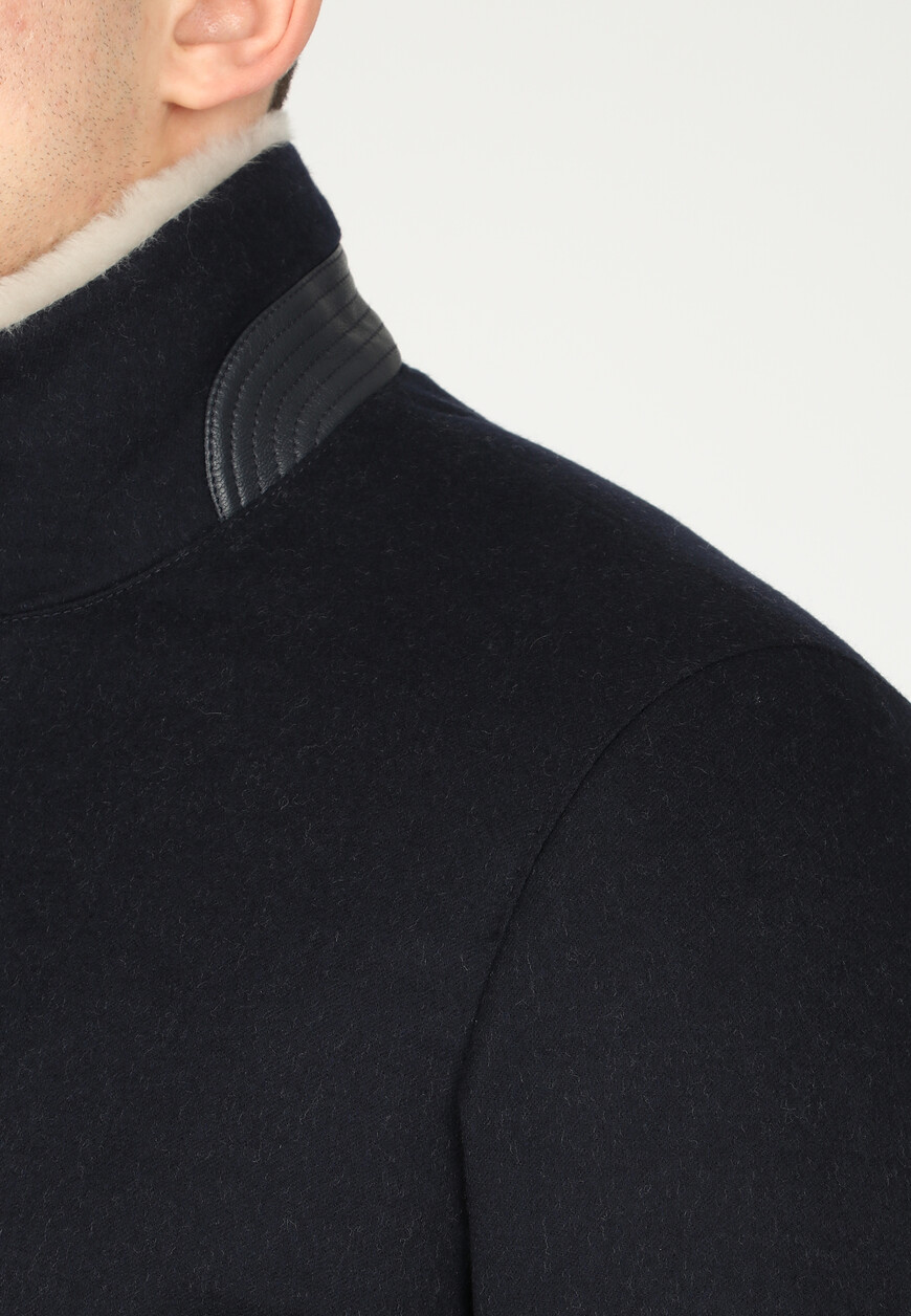 куртка  для взрослого возраста с изнаночной стороны