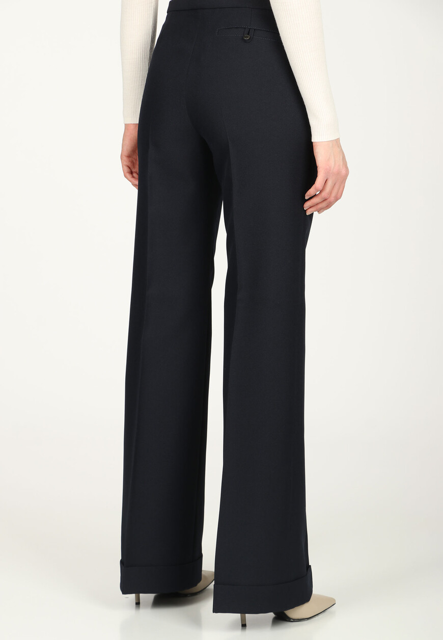 брюки  из проверенных материалов спереди