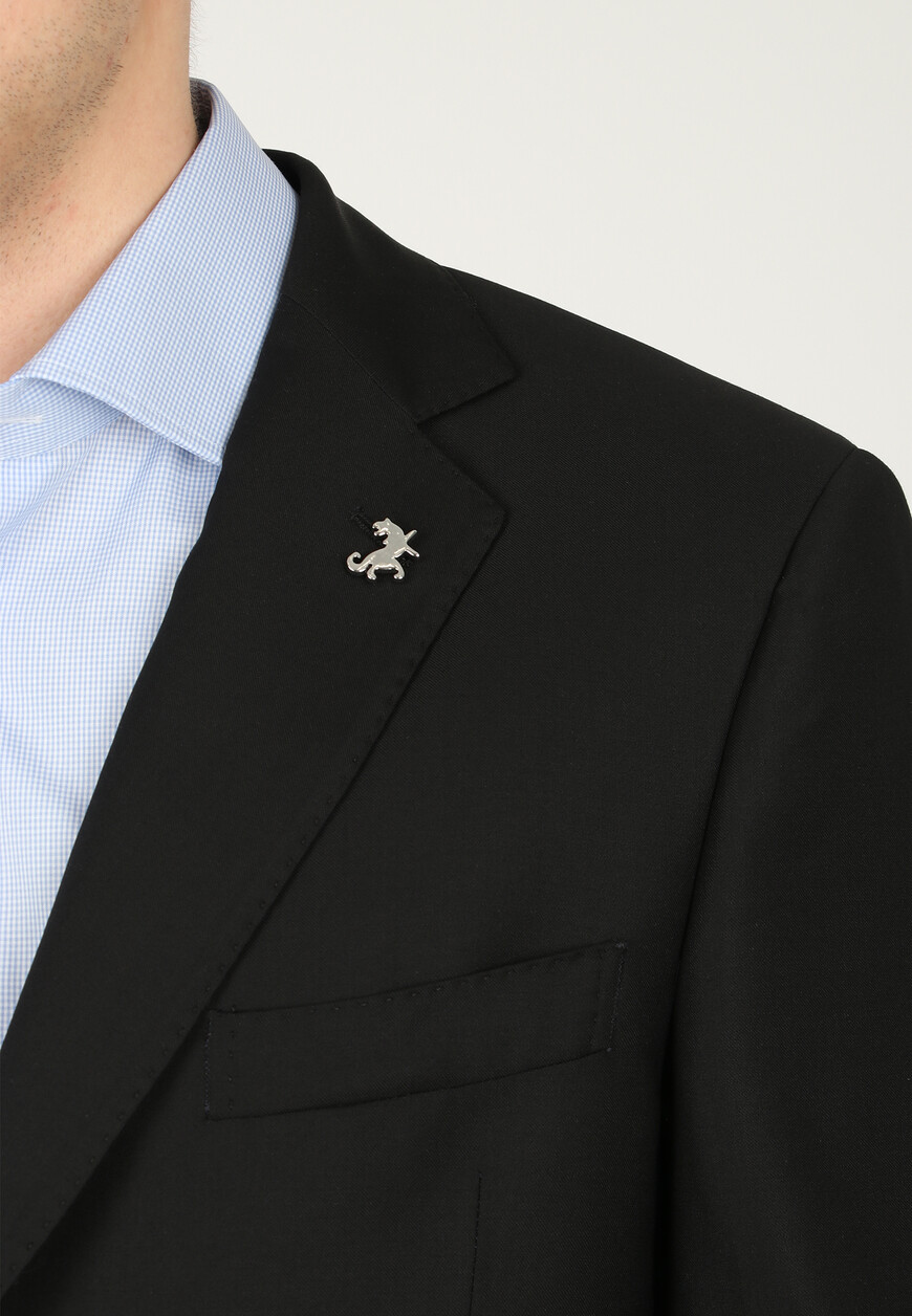 костюм  из проверенных материалов спереди