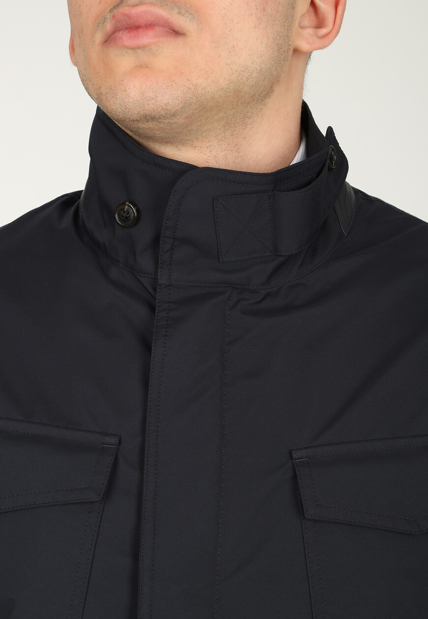 ветровка  из проверенных материалов спереди