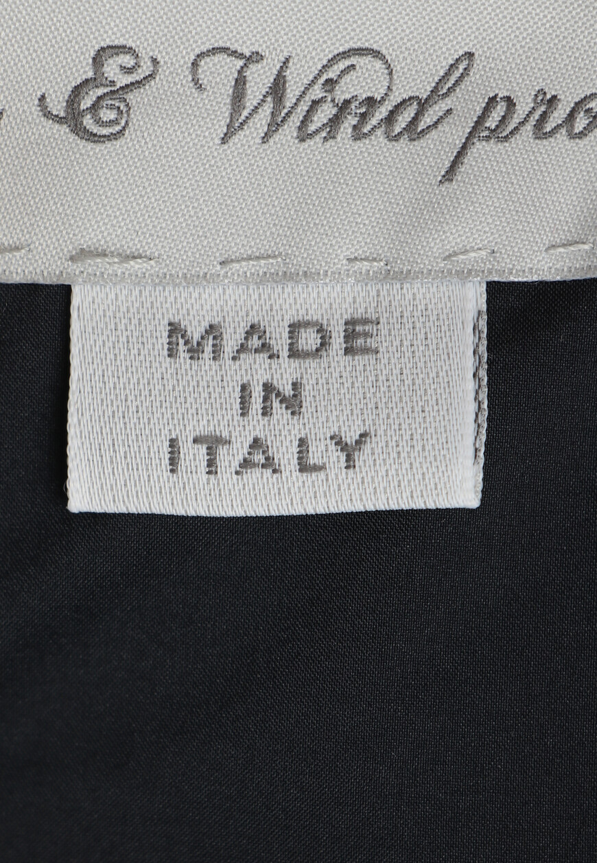 ветровка  для взрослого возраста с изнаночной стороны