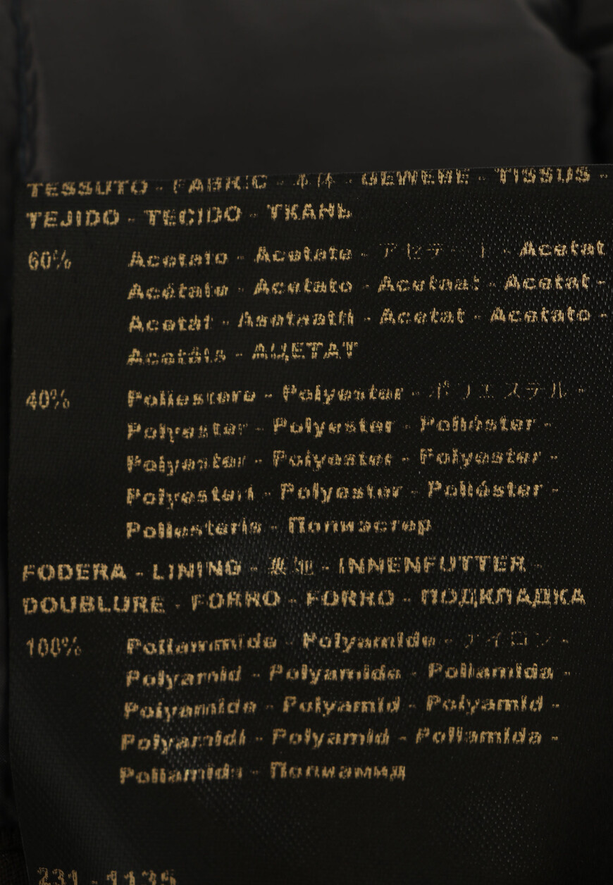 жилет  универсального стиля с лицевой стороны