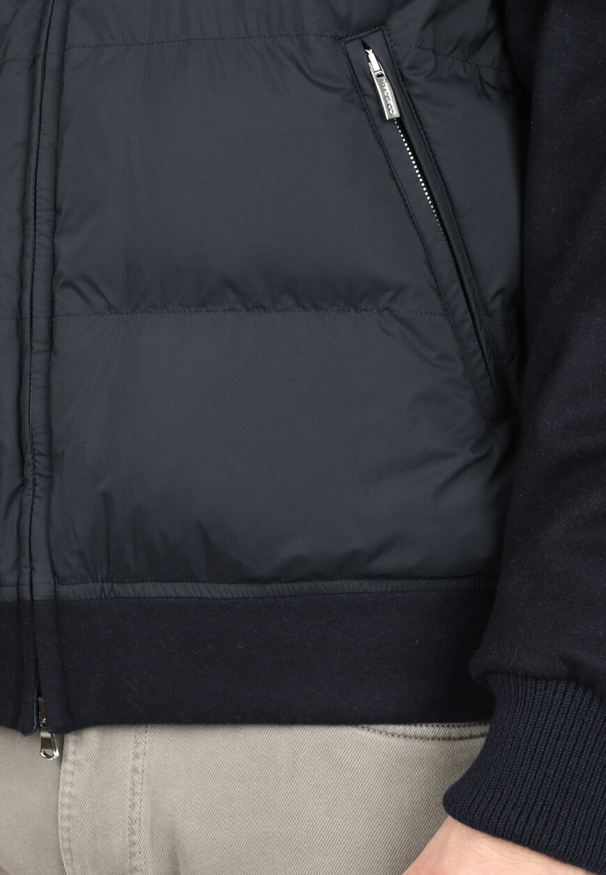 пуховик  универсального стиля с лицевой стороны