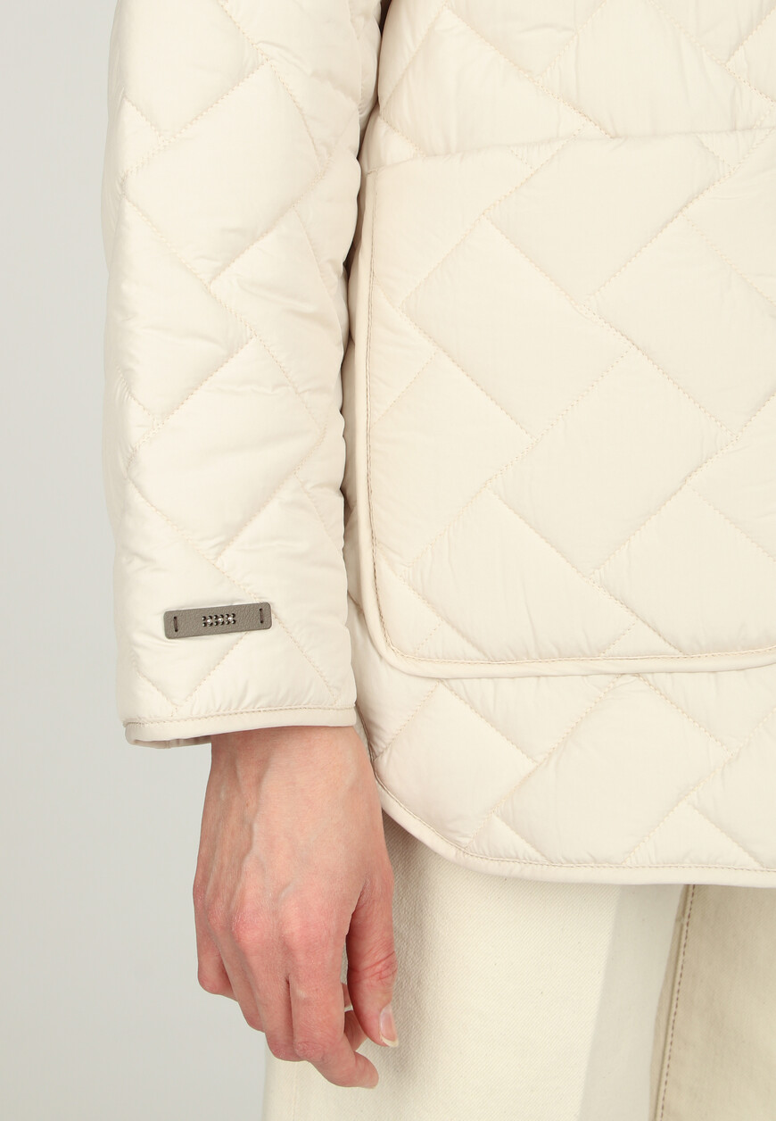 Продукция для женщин по распродаже