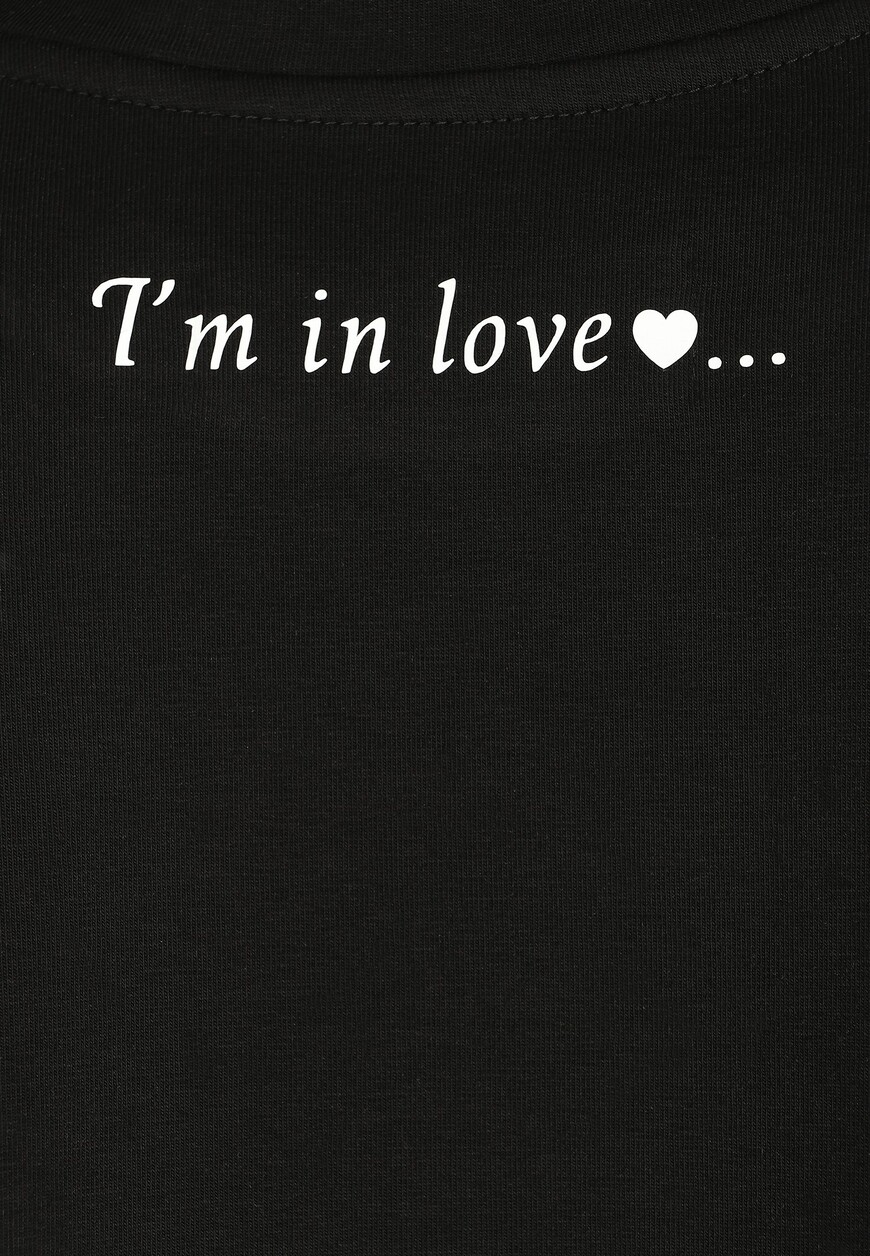 футболка  T-SHIRT со скидкой