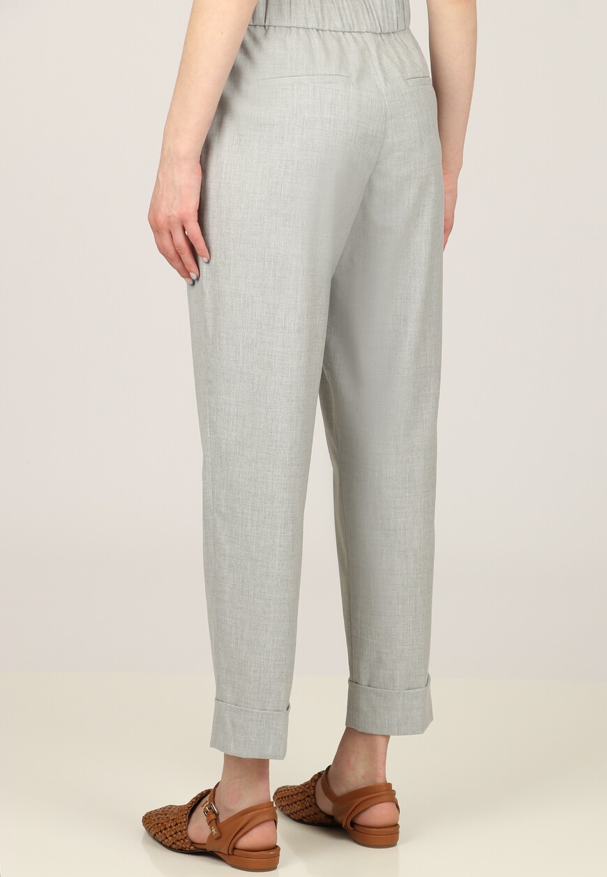 Товар серого цвета по низкой цене