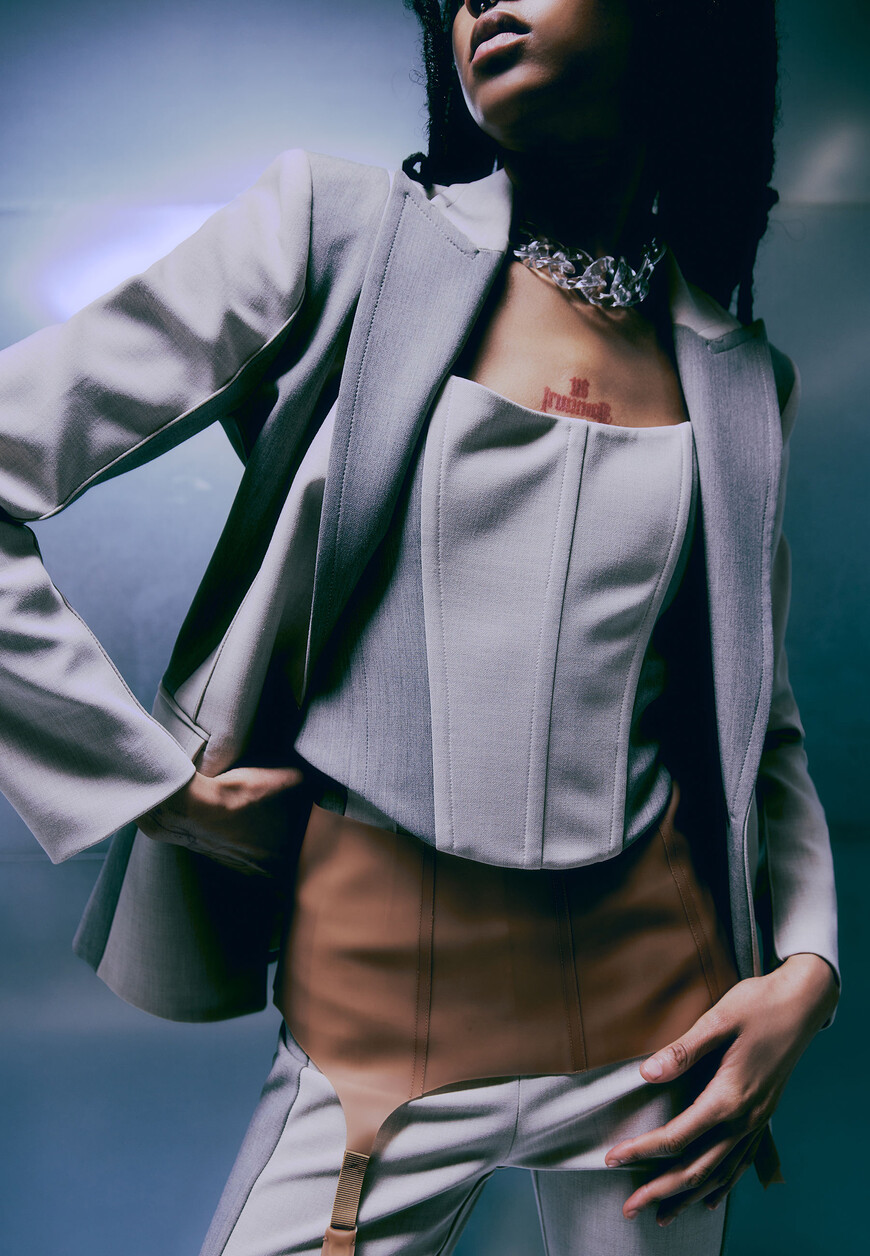 пояс для чулок  8I0138A295 по акции