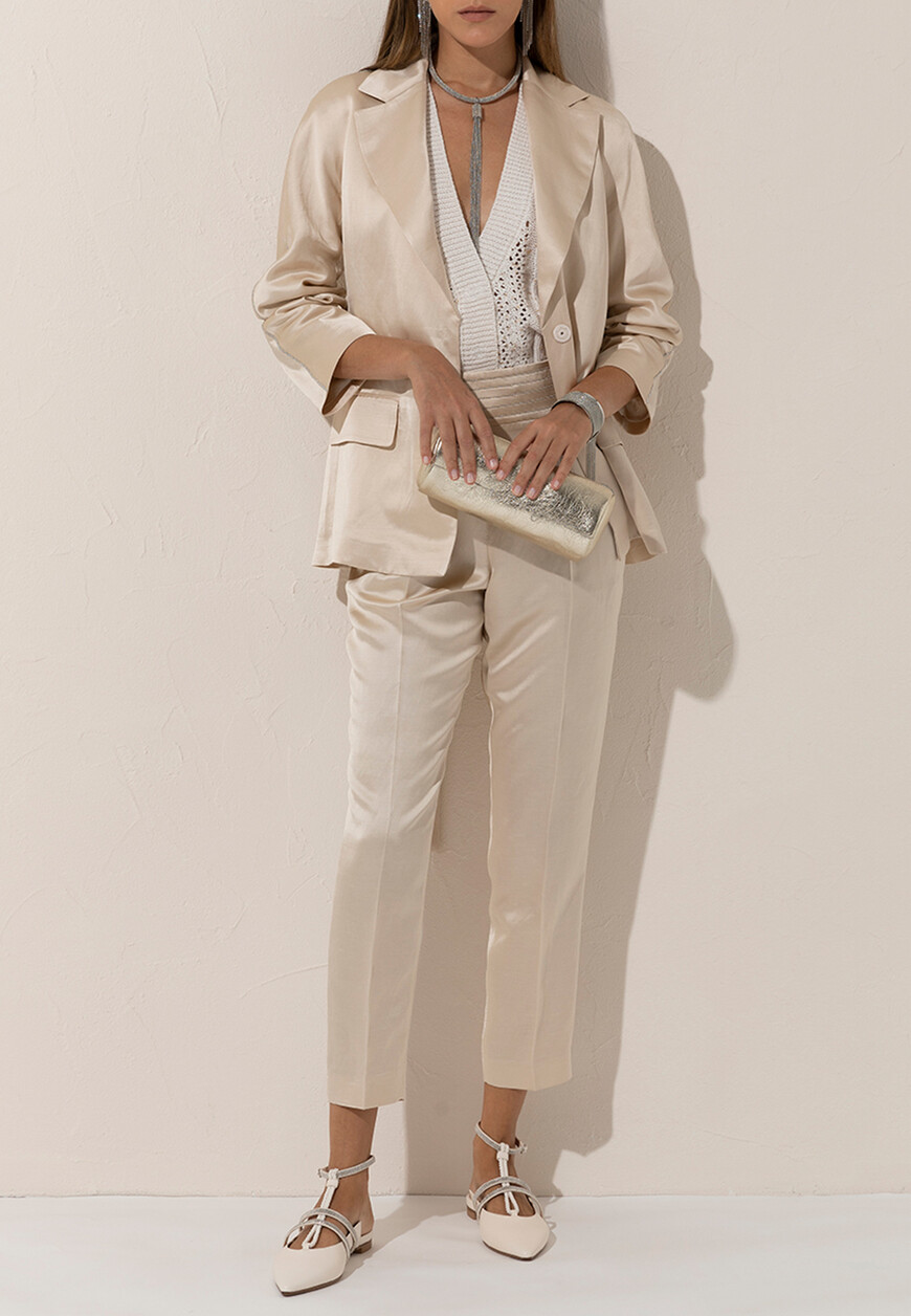 костюм  E01492A06800 E0447106800 по акции