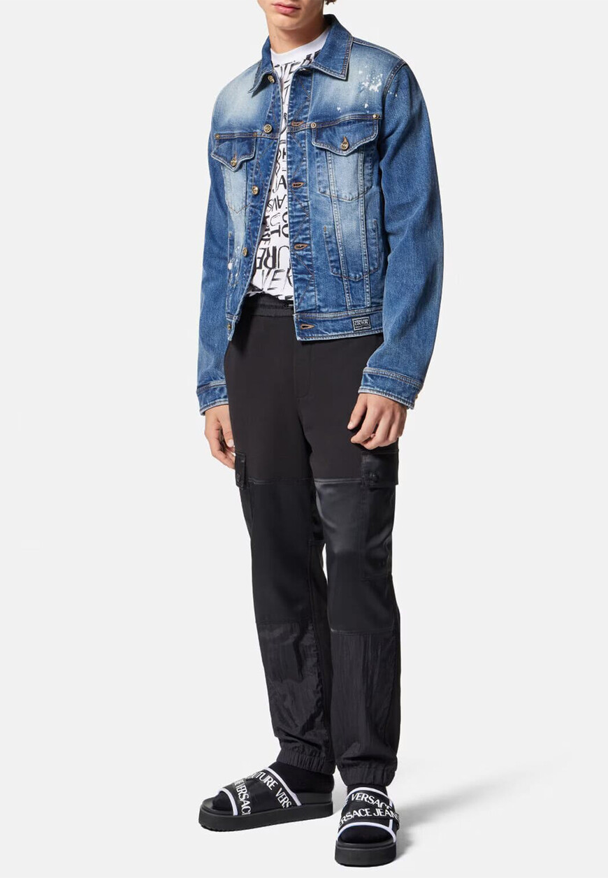 куртка  от бренда versace jeans couture вид слева