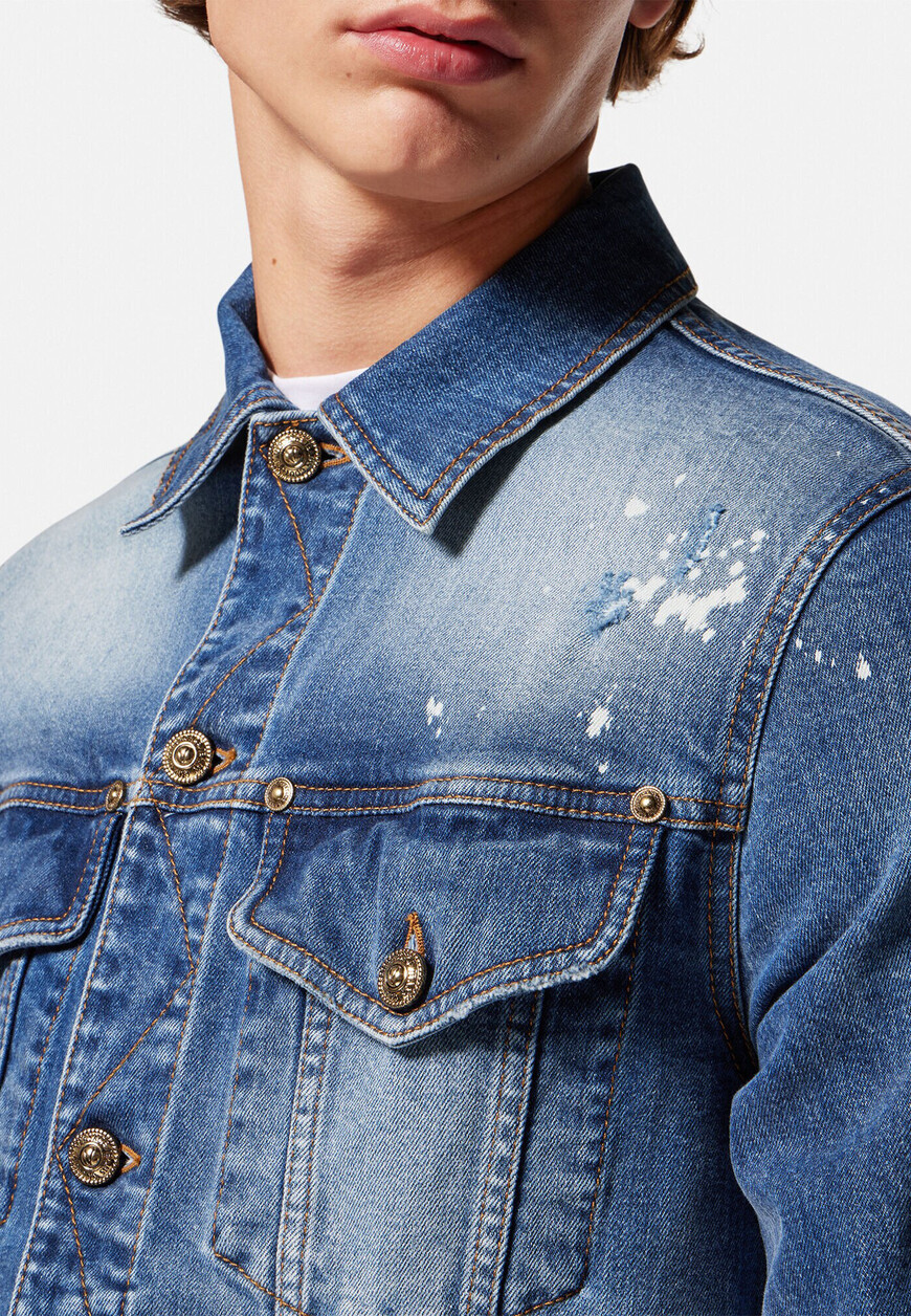 куртка  из проверенных материалов спереди