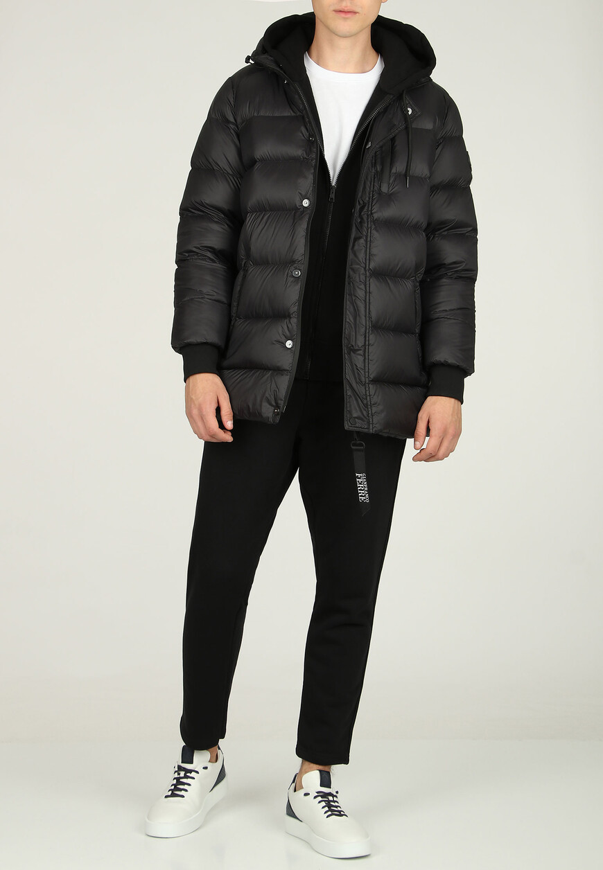 пуховик  от бренда gianfranco ferre вид слева