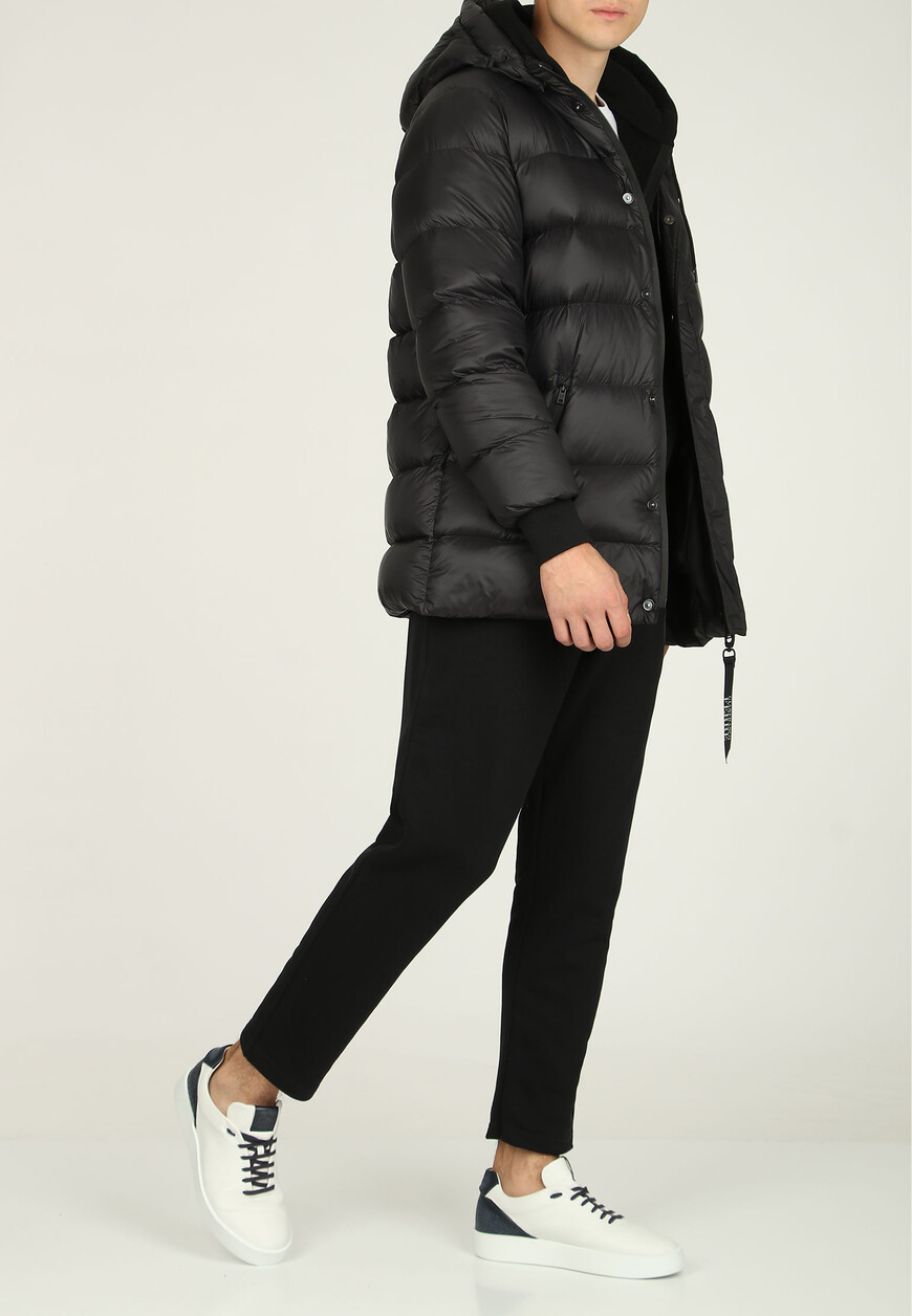 пуховик  из италии вид сбоку