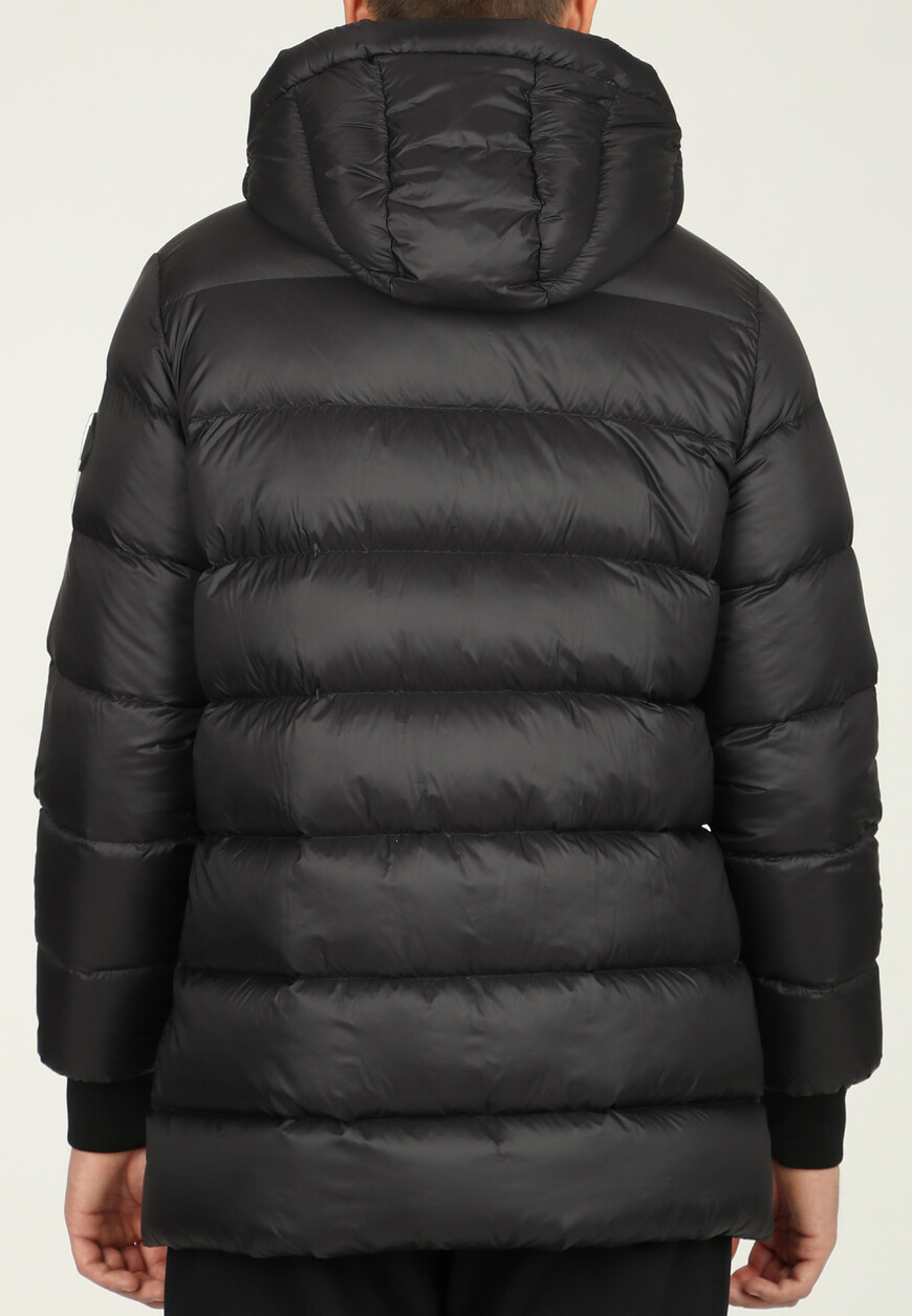 Товар черного цвета с внутренней стороны