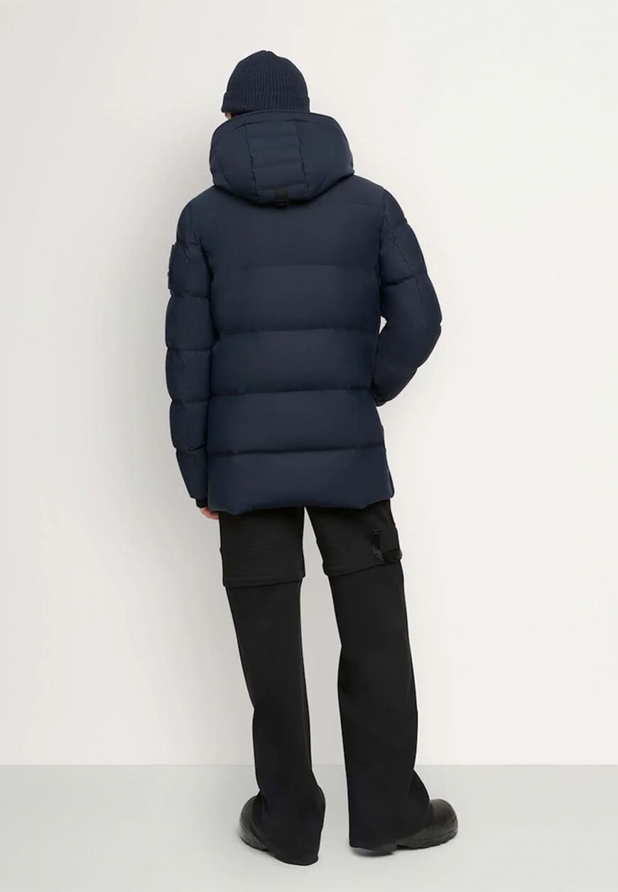 пуховик  из канады вид сбоку