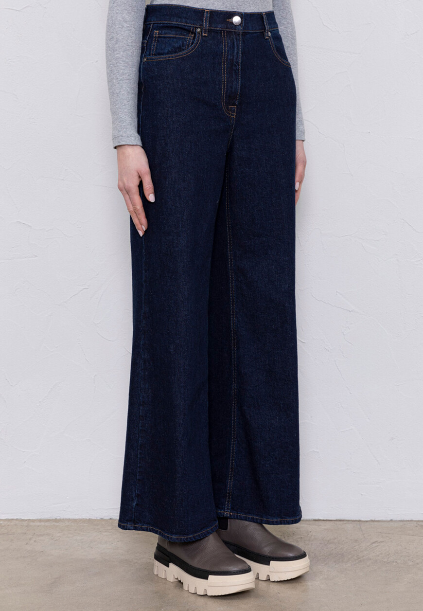 Джинсы Peserico Easy 43900₽