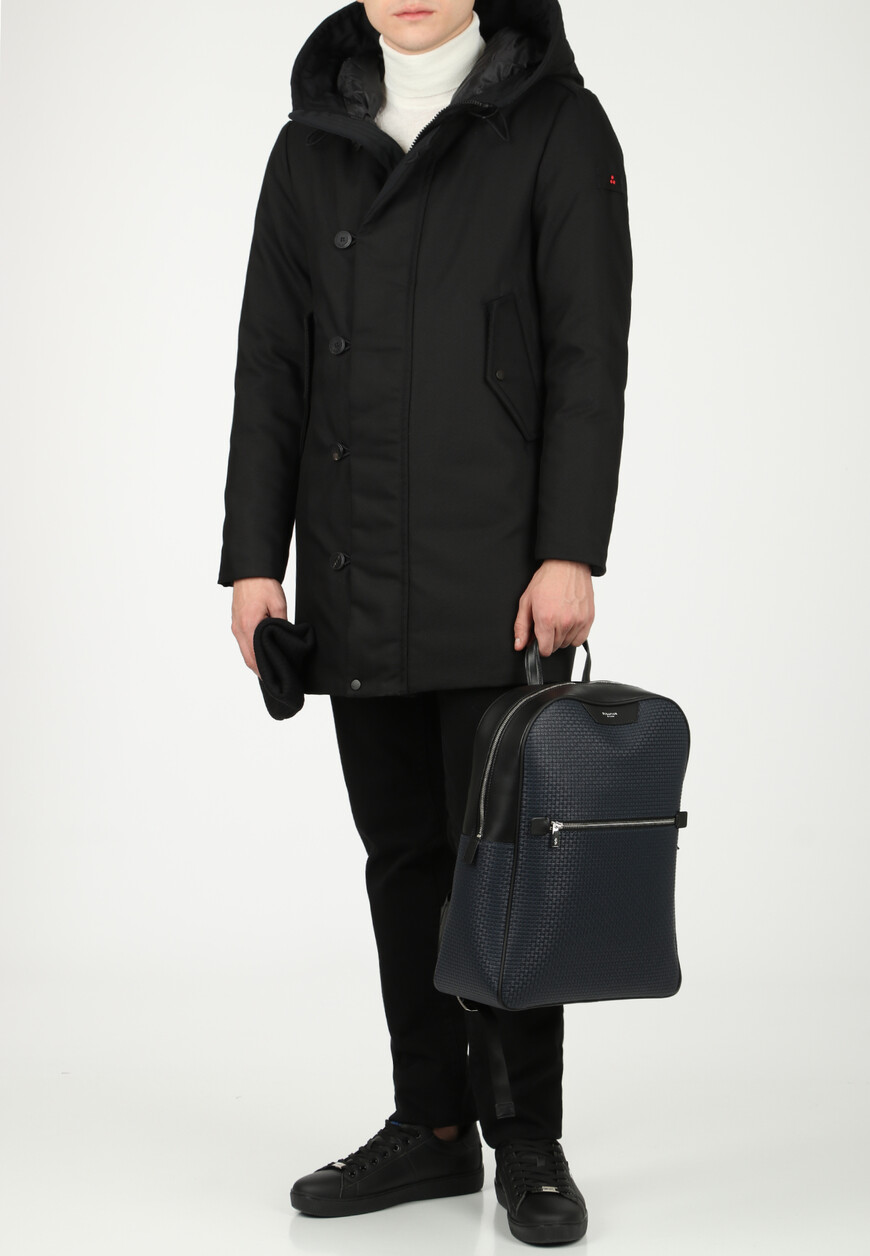 пуховик  от бренда peuterey вид слева